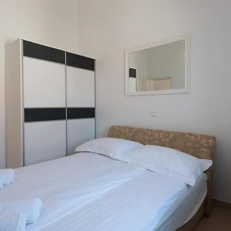 Bruno 3 - Two-room Penthouse - Wonderful View Of The Sea - The Location, First Row To The - 10 Minutes From Supetar Ferry Port - Free Secured Parking - Facilities Nearby Apartmán *