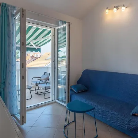 Bruno 3 - Two-room Penthouse - Wonderful View Of The Sea - The Location, First Row To The - 10 Minutes From Supetar Ferry Port - Free Secured Parking - Facilities Nearby * Sutivan