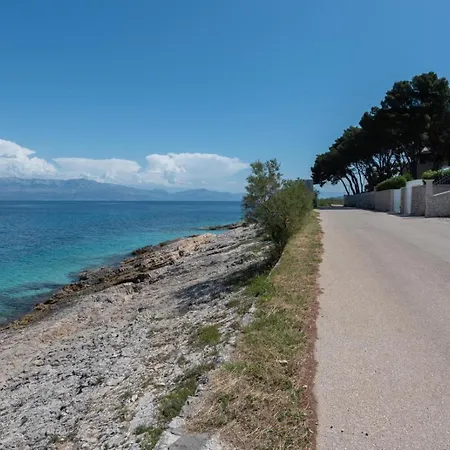 Bruno 3 - Two-room Penthouse - Wonderful View Of The Sea - The Location, First Row To The - 10 Minutes From Supetar Ferry Port - Free Secured Parking - Facilities Nearby * Sutivan