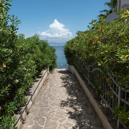 Bruno 3 - Two-room Penthouse - Wonderful View Of The Sea - The Location, First Row To The - 10 Minutes From Supetar Ferry Port - Free Secured Parking - Facilities Nearby Appartamento Sutivan