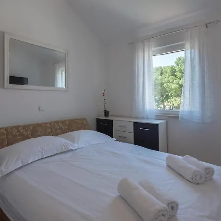 Bruno 3 - Two-room Penthouse - Wonderful View Of The Sea - The Location, First Row To The - 10 Minutes From Supetar Ferry Port - Free Secured Parking - Facilities Nearby * Sutivan