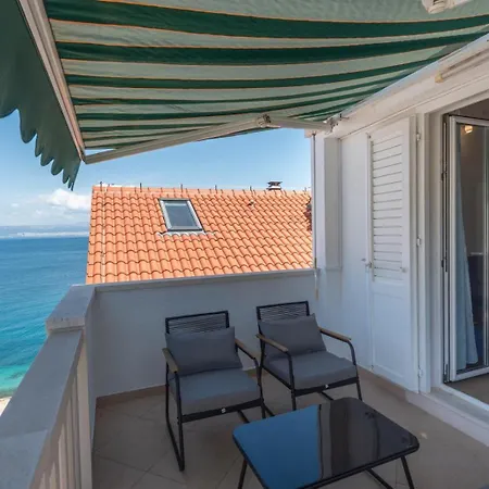 Bruno 3 - Two-room Penthouse - Wonderful View Of The Sea - The Location, First Row To The - 10 Minutes From Supetar Ferry Port - Free Secured Parking - Facilities Nearby *