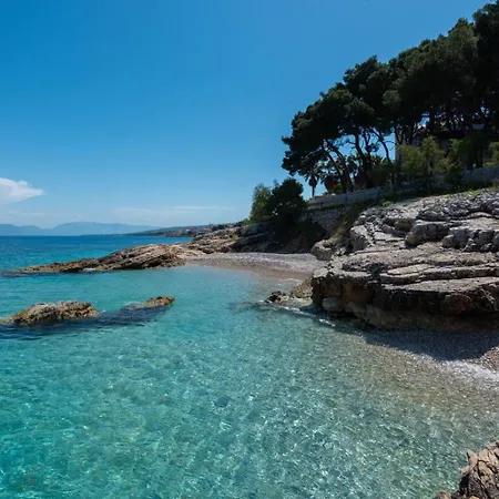 Appartamento Bruno 3 - Two-room Penthouse - Wonderful View Of The Sea - The Location, First Row To The - 10 Minutes From Supetar Ferry Port - Free Secured Parking - Facilities Nearby Sutivan