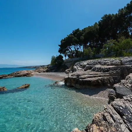 Appartamento Bruno 3 - Two-room Penthouse - Wonderful View Of The Sea - The Location, First Row To The - 10 Minutes From Supetar Ferry Port - Free Secured Parking - Facilities Nearby