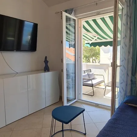 Bruno 3 - Two-room Penthouse - Wonderful View Of The Sea - The Location, First Row To The - 10 Minutes From Supetar Ferry Port - Free Secured Parking - Facilities Nearby Sutivan
