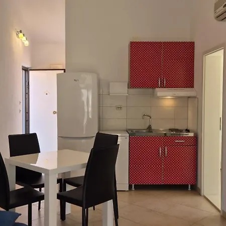 Appartamento Bruno 3 - Two-room Penthouse - Wonderful View Of The Sea - The Location, First Row To The - 10 Minutes From Supetar Ferry Port - Free Secured Parking - Facilities Nearby